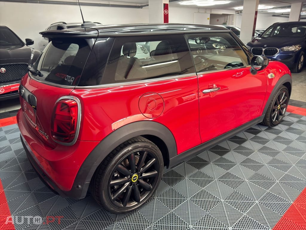 MINI Cooper Cooper SE Camden Edition