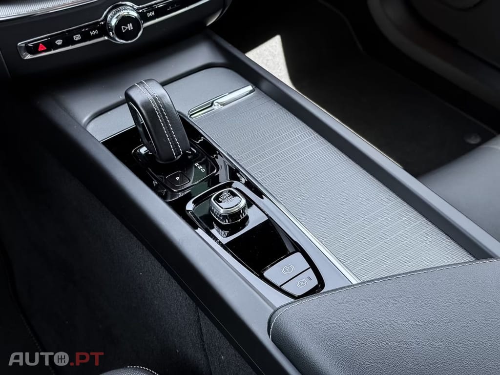 Volvo XC60 T8 AWD  I.V.A DEDUTIVEL
