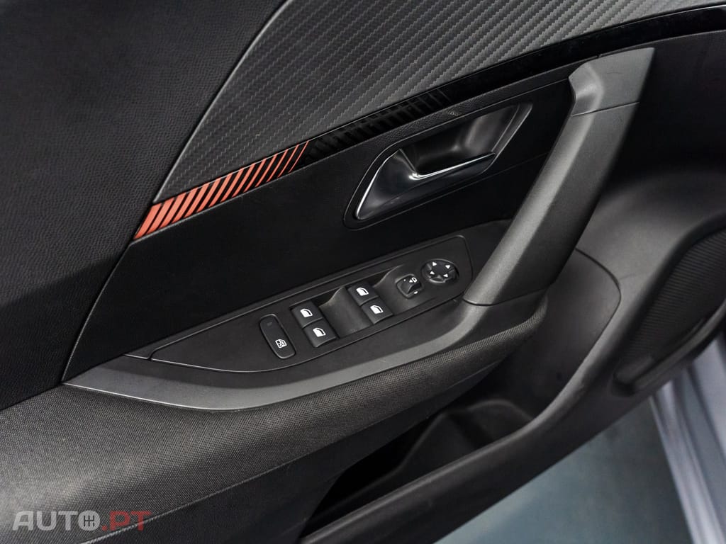 Peugeot 2008 1.2 PureTech Active Pack