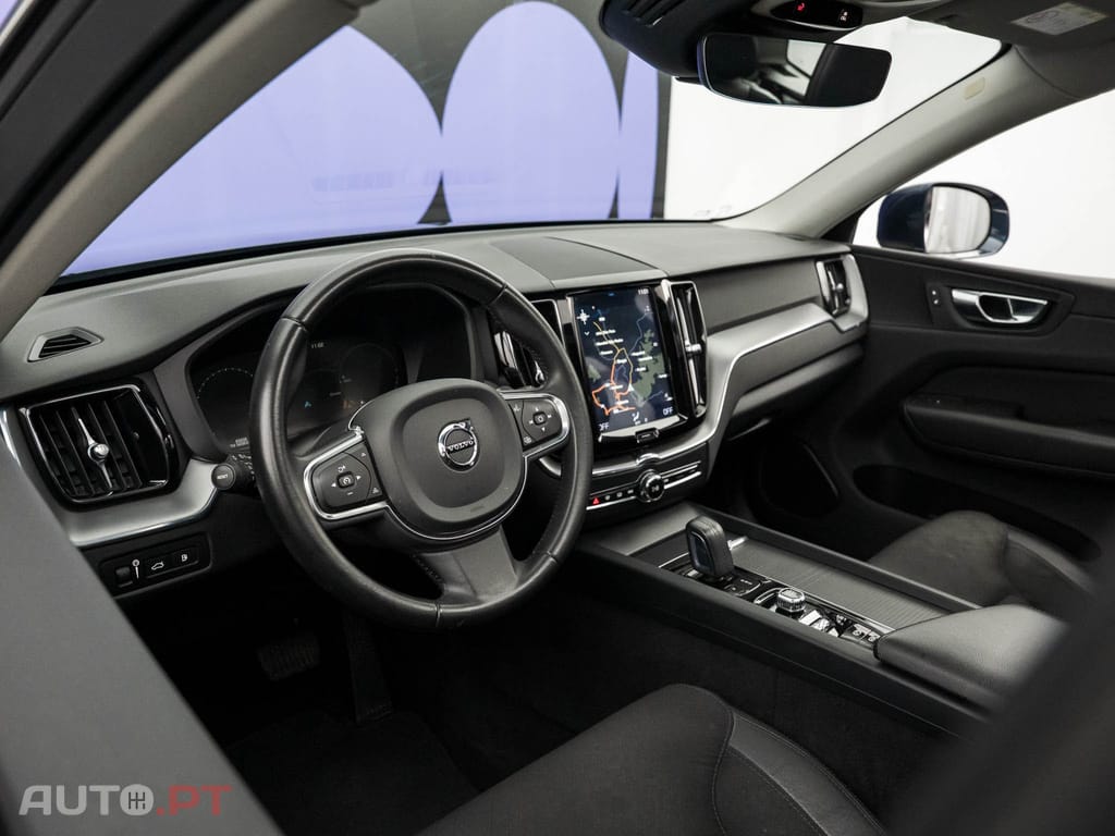 Volvo XC60 2.0 T8 PHEV Momentum Plus AWD
