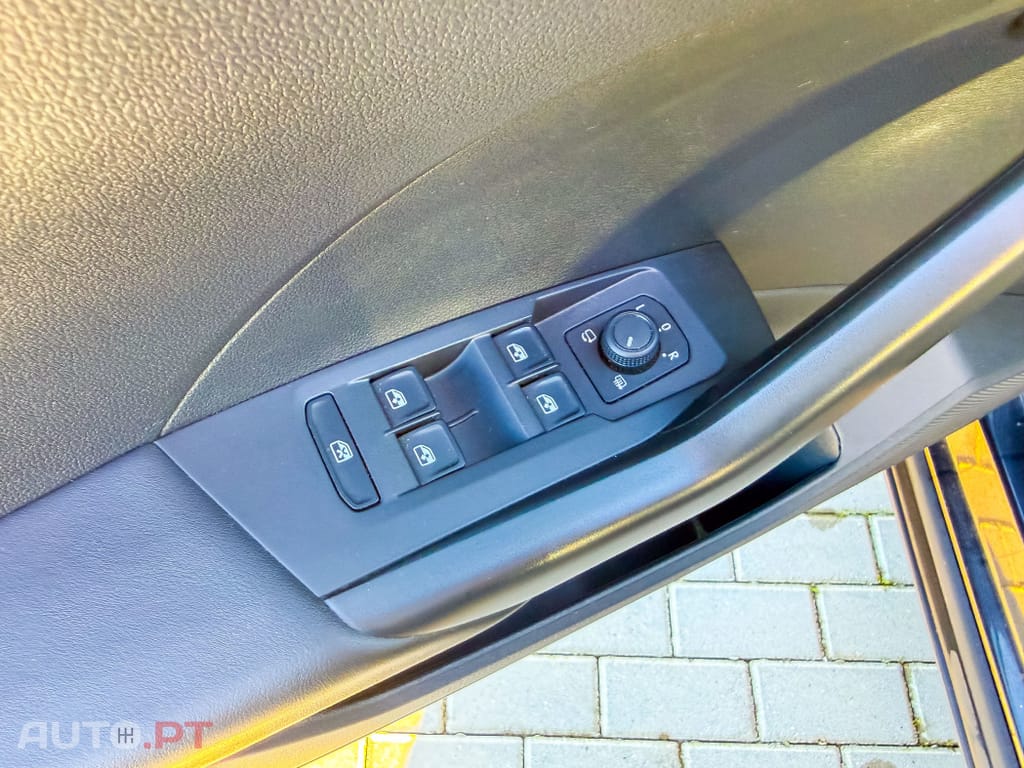 Volkswagen T-Cross 1.0 TSI Urban DSG