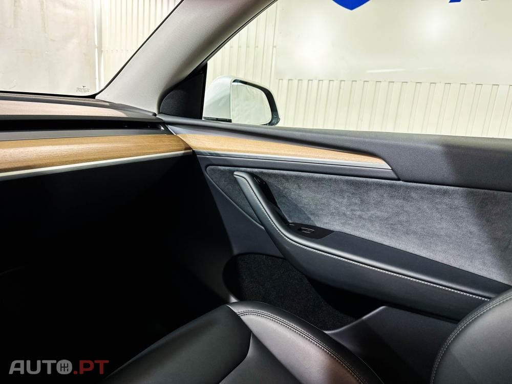 Tesla Model Y Long Range Dual Motor AWD