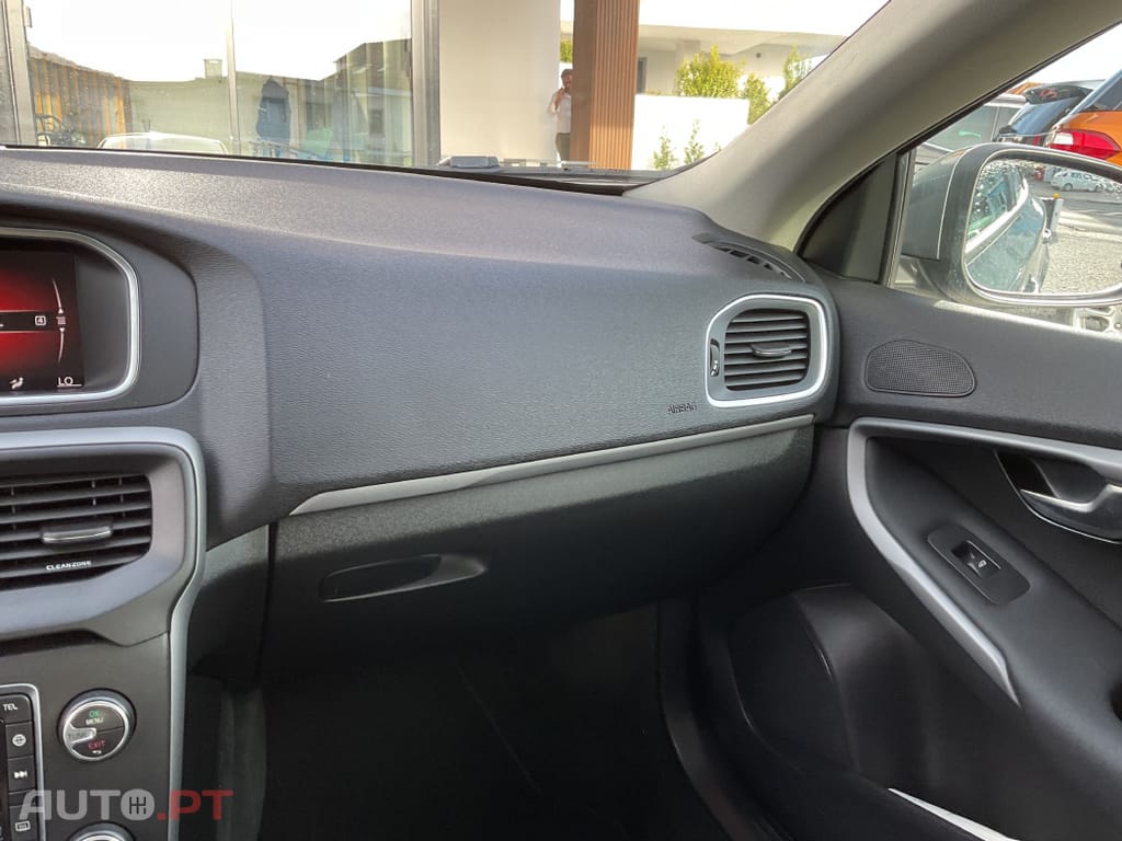 Volvo V40 2.0 D2 Momentum Geartronic
