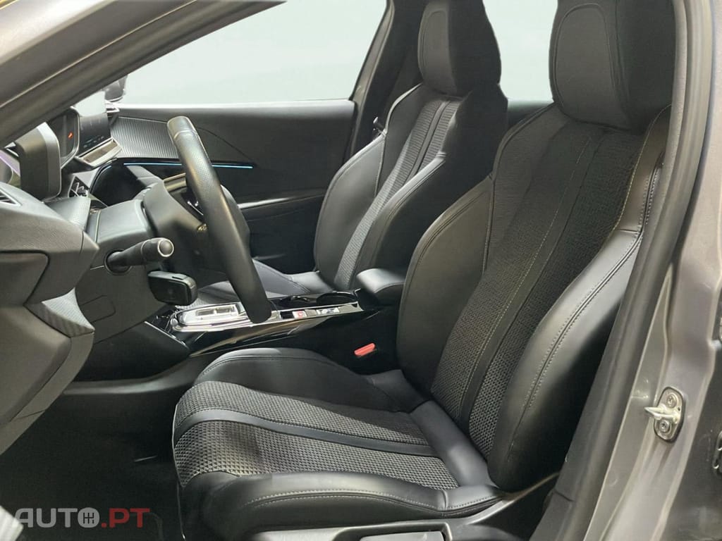 Peugeot E-208 50 KWh GT