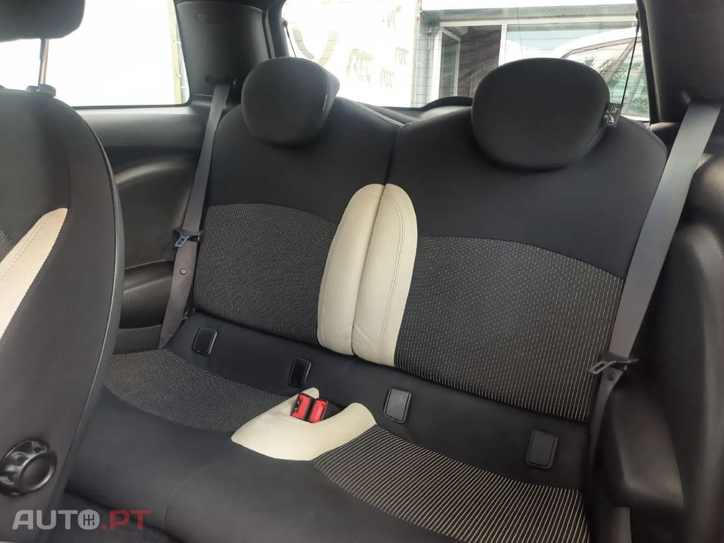 MINI Cooper Cooper D