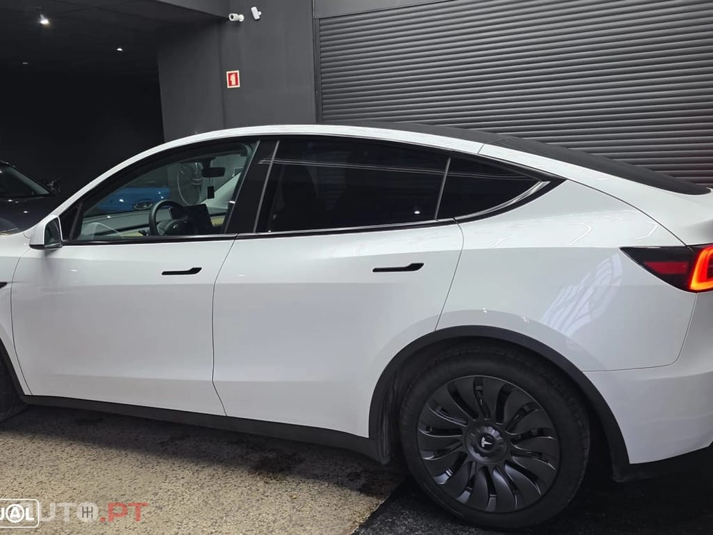 Tesla Model Y Standard