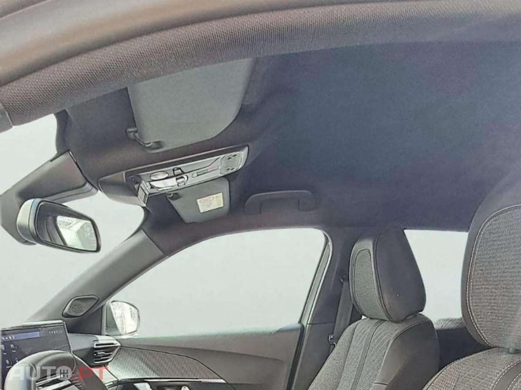 Peugeot 2008 1.2 PureTech Allure EAT8