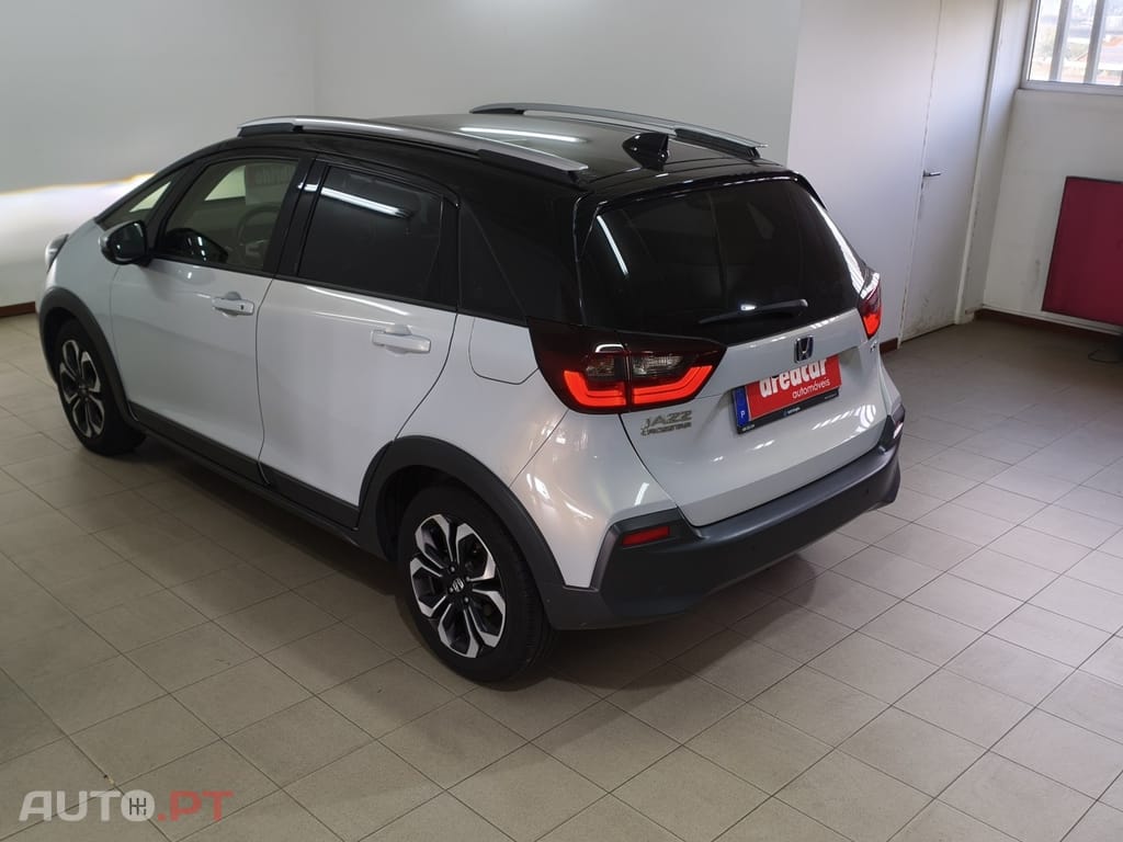 Honda Jazz 1.5i-MMD Crosstar Executive