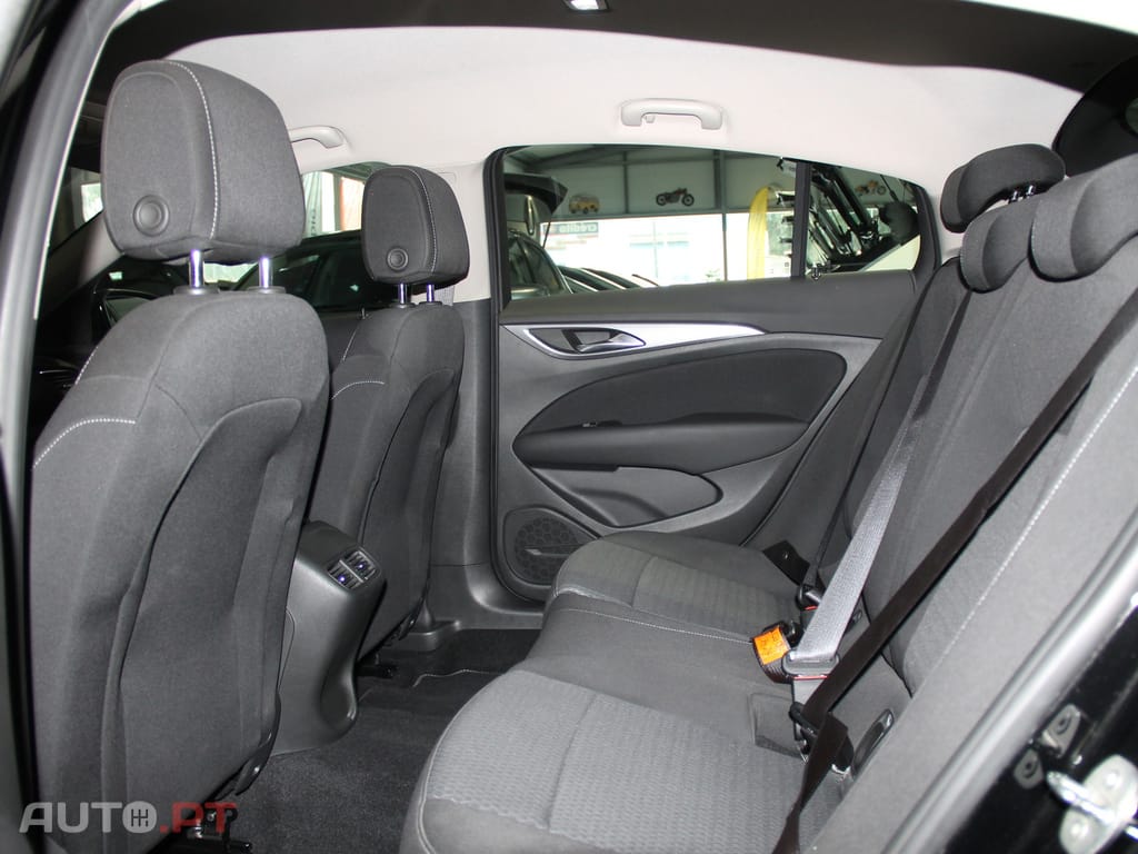 Opel Insignia 1.5 D Elegance