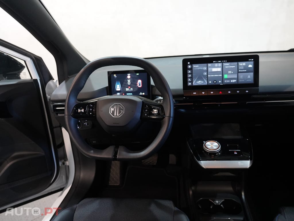 MG MG4 64 kWh Luxury