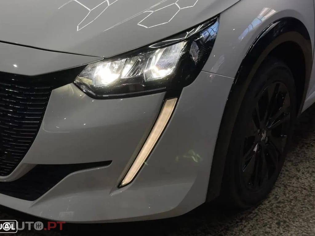 Peugeot E-208 50 kWh Allure