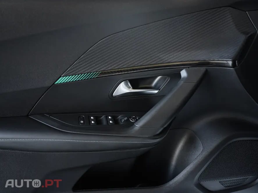 Peugeot 2008 1.2 PureTech Allure EAT8