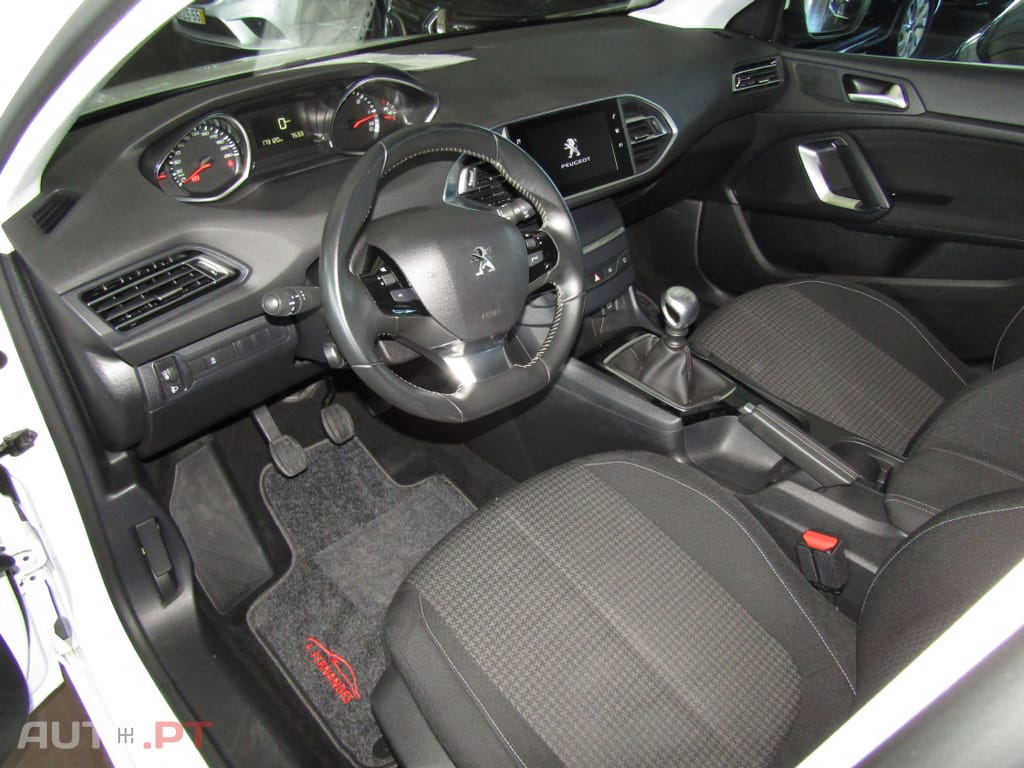 Peugeot 308 1.5 BlueHDi Business Line