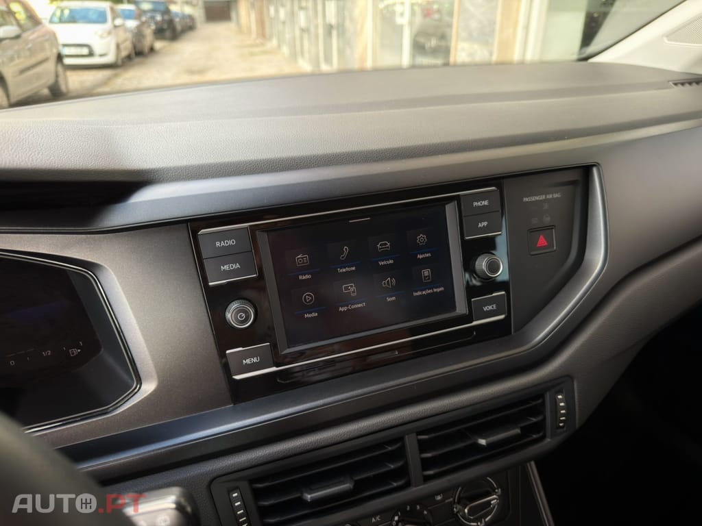 Volkswagen Polo 1.0 Confortline