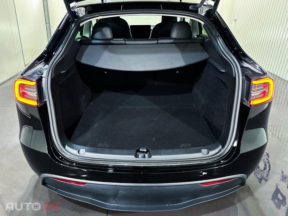 Tesla Model Y Performance AWD