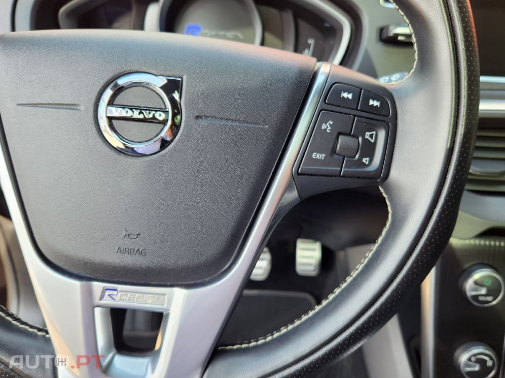 Volvo V40 2.0 D3 R-Design
