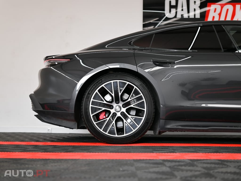Porsche Taycan 4S