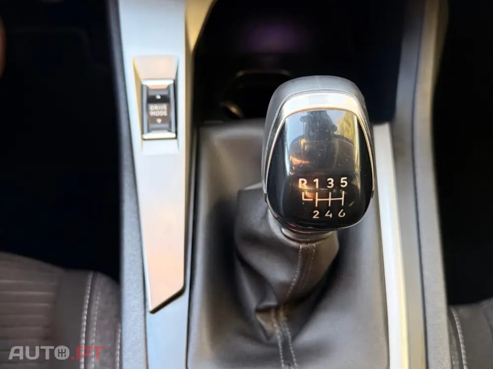 Peugeot 308 SW 1.5 BlueHDi Active Pack — fotografia 21