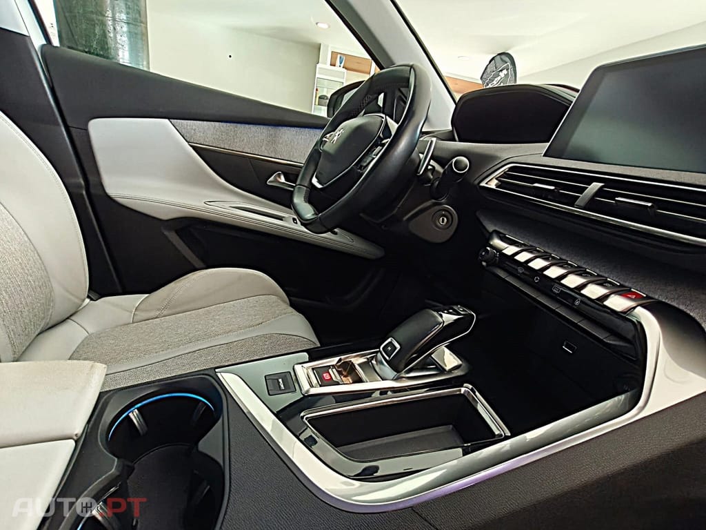 Peugeot 5008 1.5 BlueHDi Allure Pack EAT8