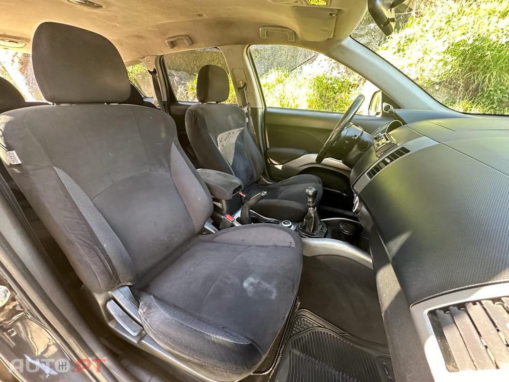 Mitsubishi Outlander 2.0 DI-D Intense 4WD
