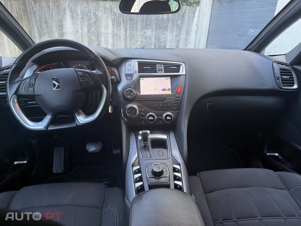 Citroen DS5 1.6 e-HDi Air. So Chic CMP6 112g