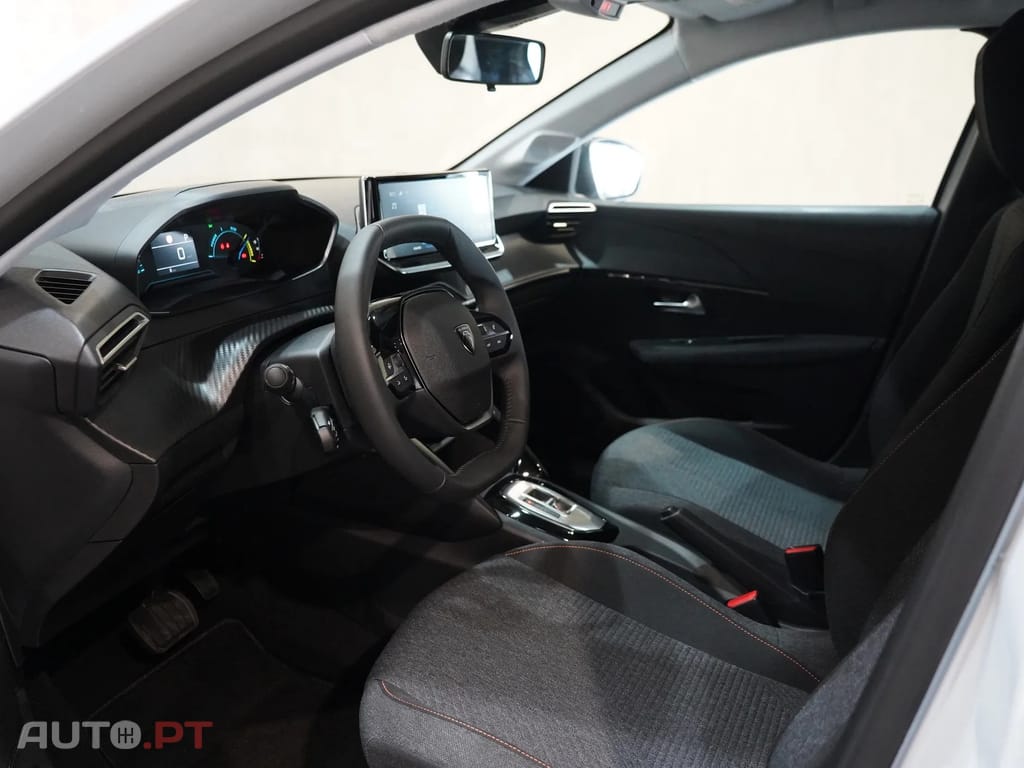 Peugeot 208 1.2 Hybrid Style e-DCS6