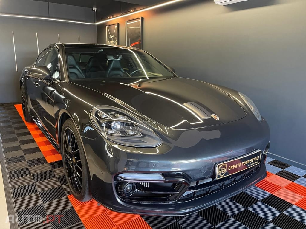 Porsche Panamera 4 E-Hybrid