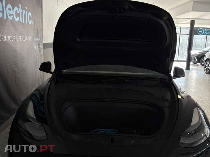 Tesla Model Y Tração Traseira — fotografia 7