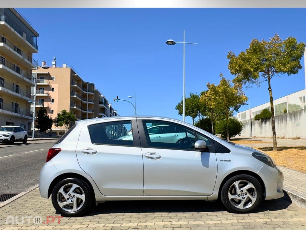 Toyota Yaris 1.5 HSD Active