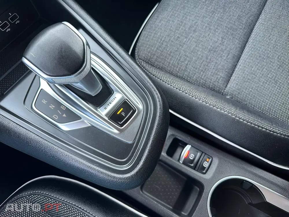 Renault Captur 1.6 E-Tech Intens
