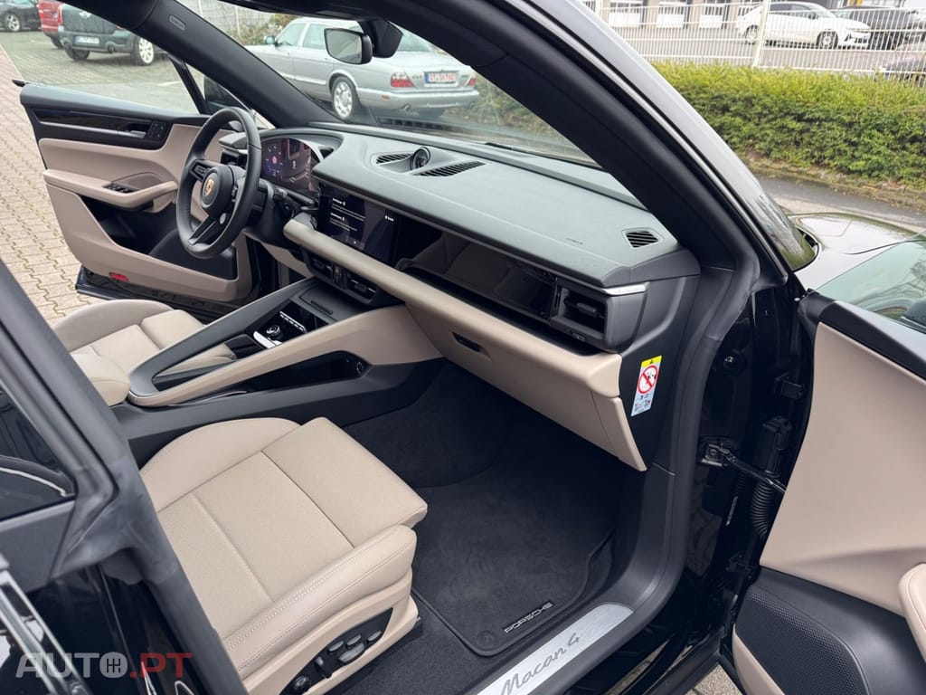 Porsche Macan 4