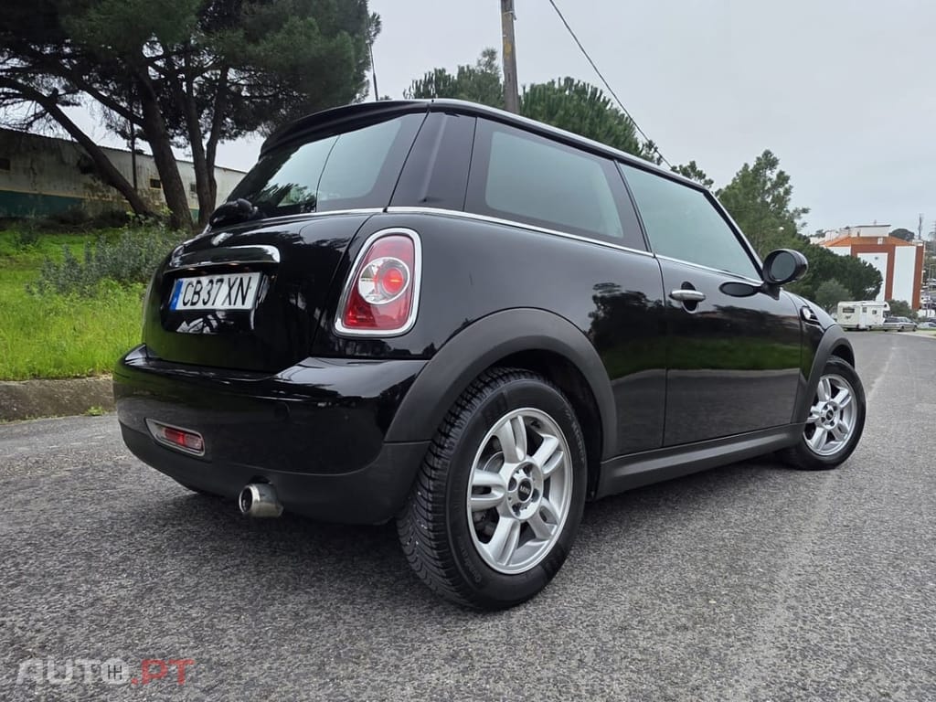 MINI Cooper Cooper D