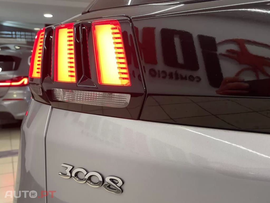 Peugeot 3008 1.5 BlueHDi Allure Pack — fotografia 8