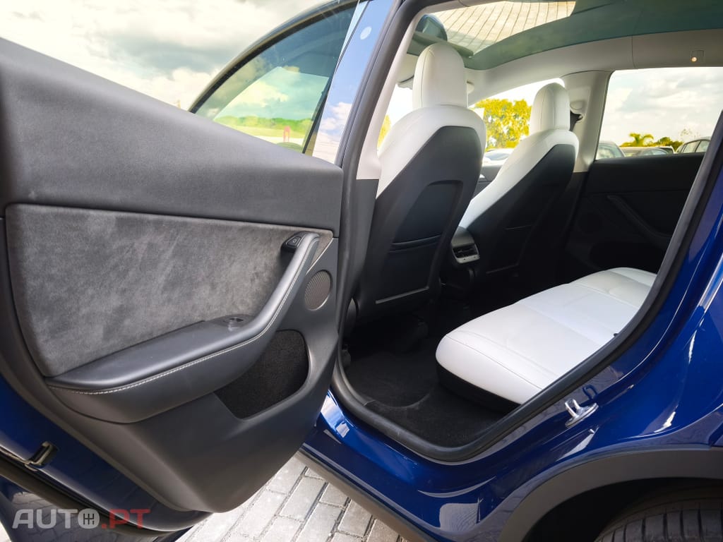 Tesla Model Y Long Range Tração Integral