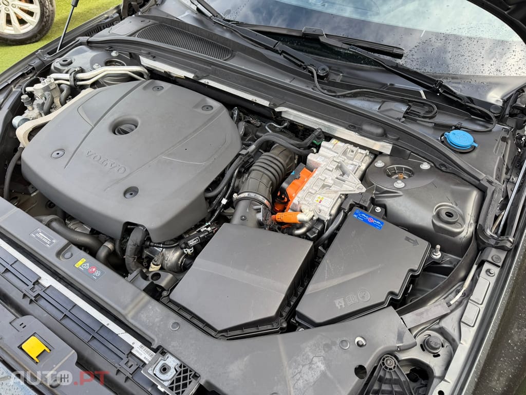 Volvo V60 2.0 T6 AWD TE R-Design