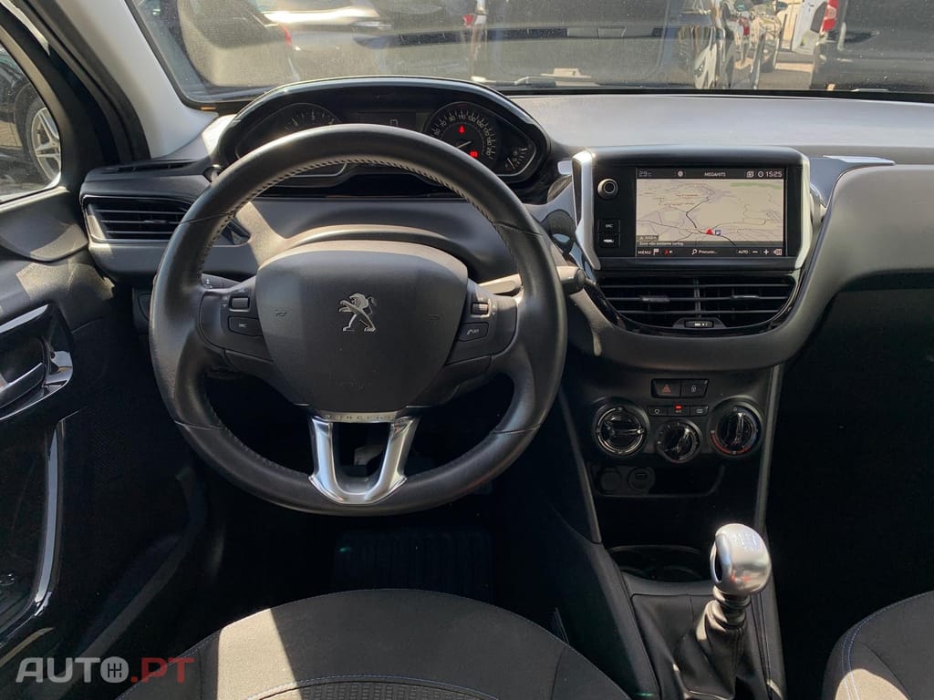 Peugeot 208 1.5 BlueHDi Signature