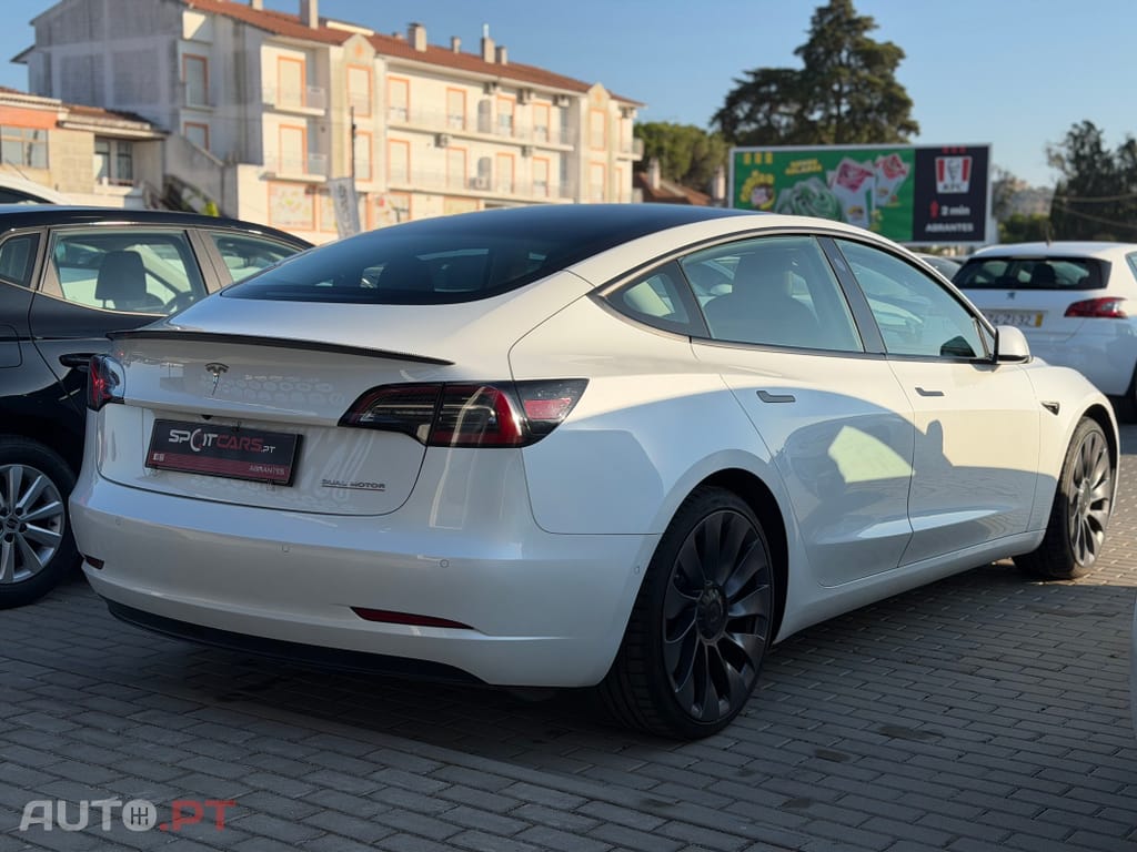 Tesla Model 3 Performance Dual Motor AWD — fotografia 3