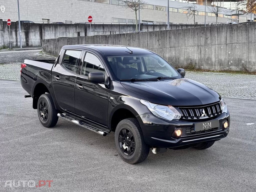 Mitsubishi L200  2.4 DI-D CD Invite 2WD