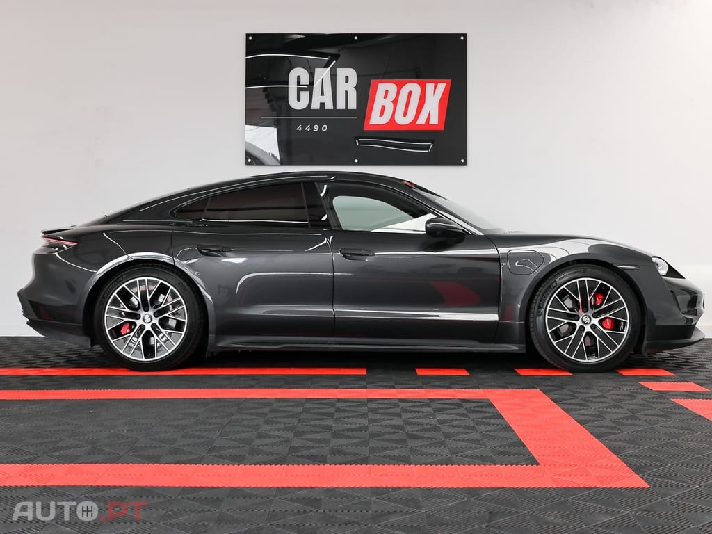 Porsche Taycan 4S