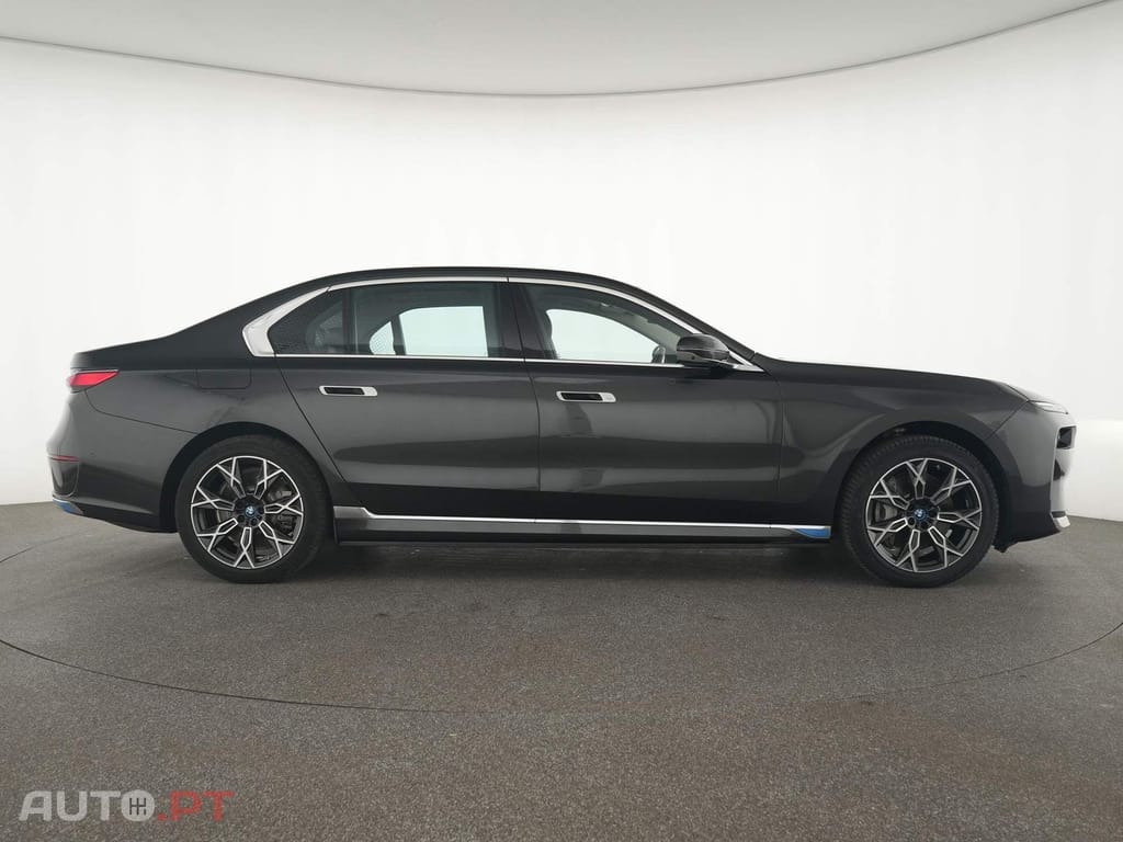 BMW i7 Pure Excellence