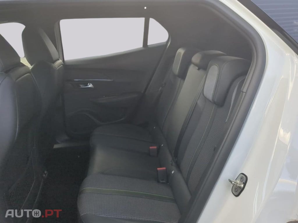 Peugeot E-2008 GT I.V.A DEDUTIVEL
