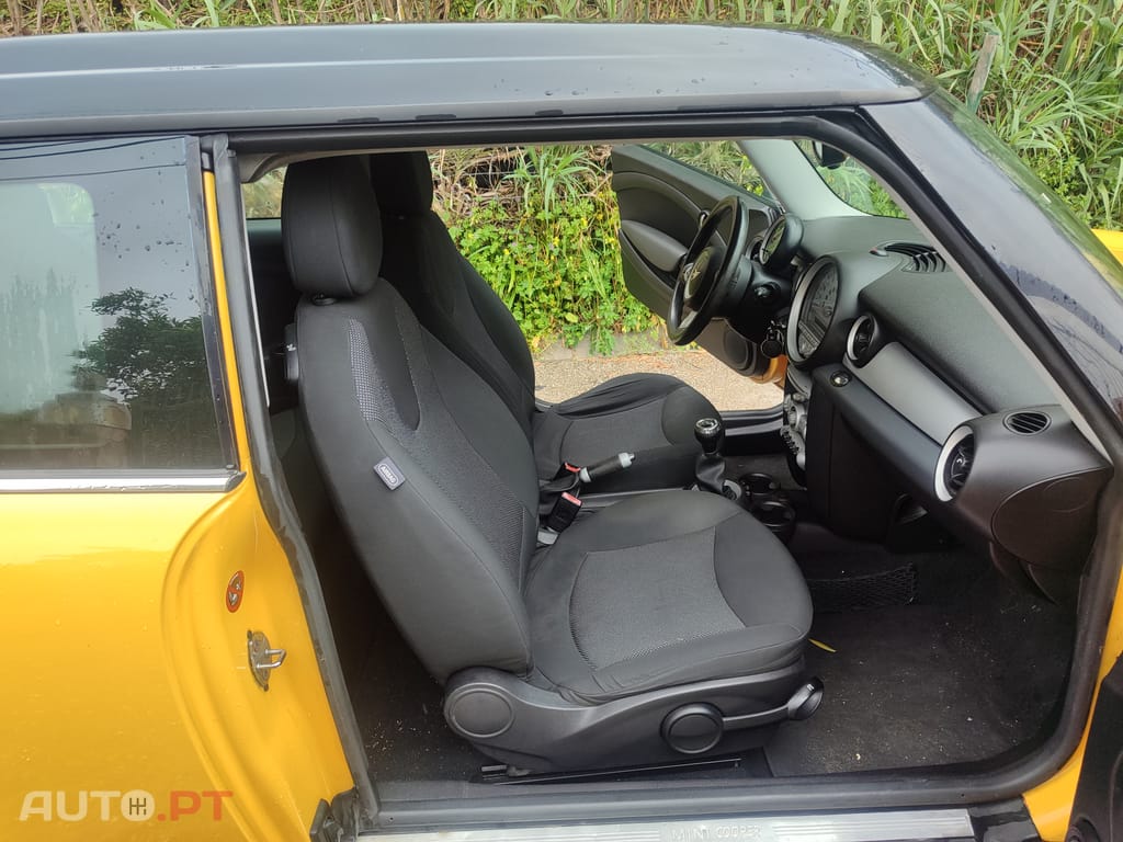 MINI Clubman Cooper 1.6i 130cv