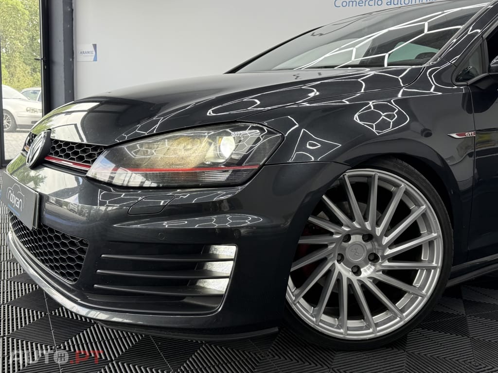 Volkswagen Golf 2.0 TSI GTI DSG
