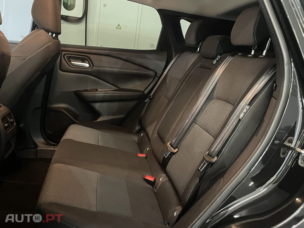 Nissan Qashqai 1.3 DIG-T N-Connecta LED Xtronic