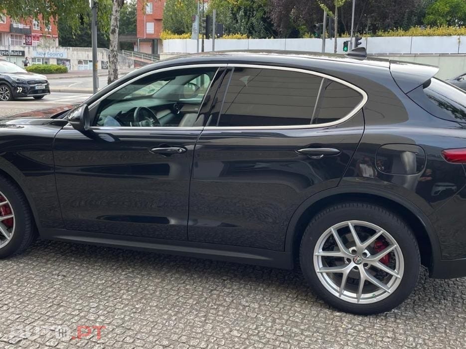 Alfa Romeo Stelvio 2.0 Turbo 16V AT8-Q4 First Edition