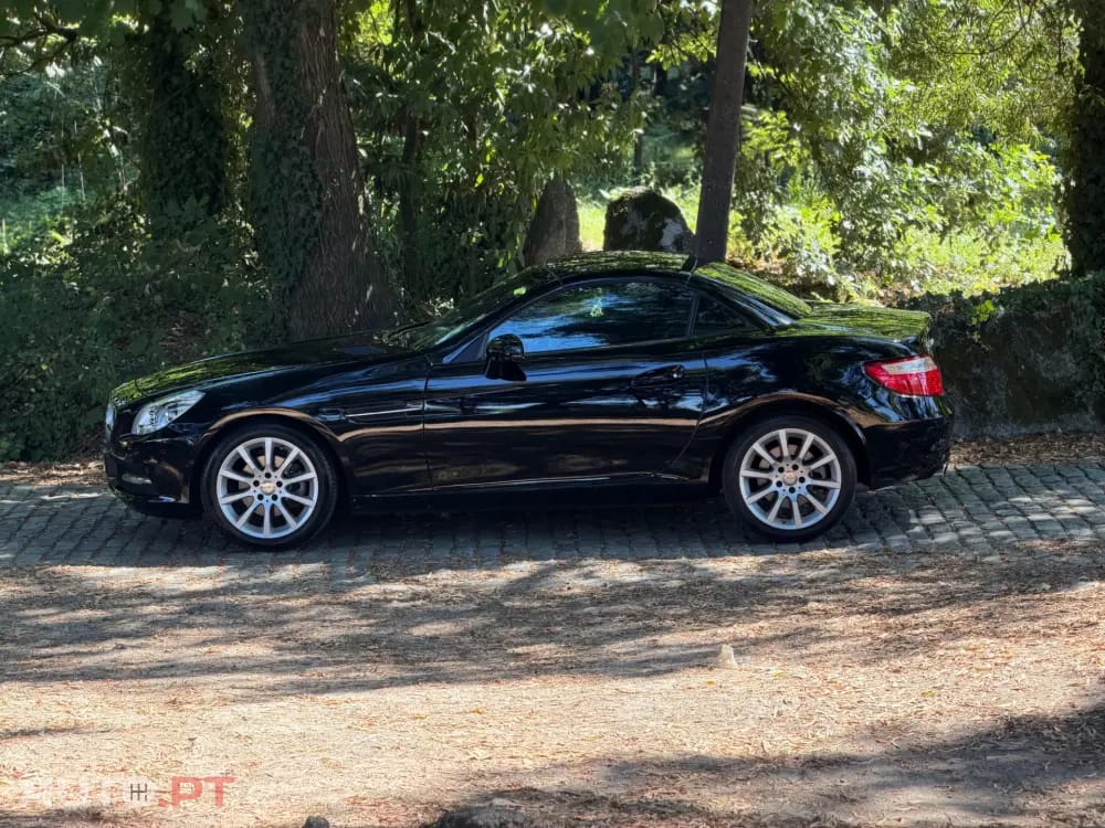 Mercedes-Benz SLK 200 Outro