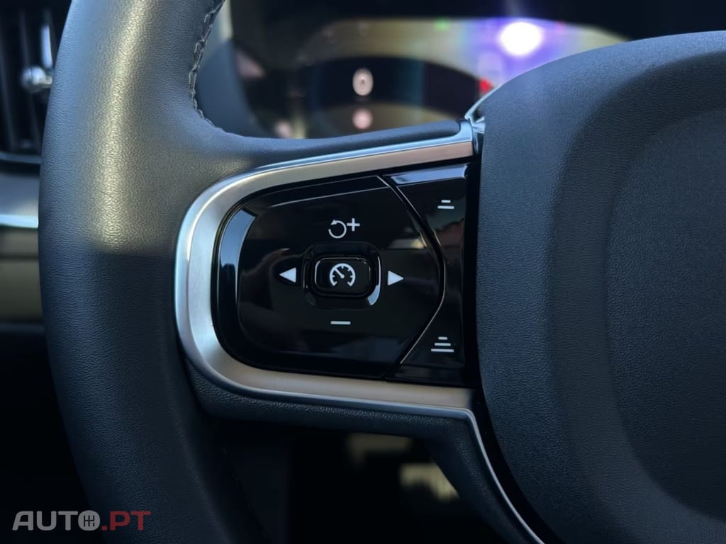 Volvo XC60 T8 Plus  I.V.A DEDUTIVEL