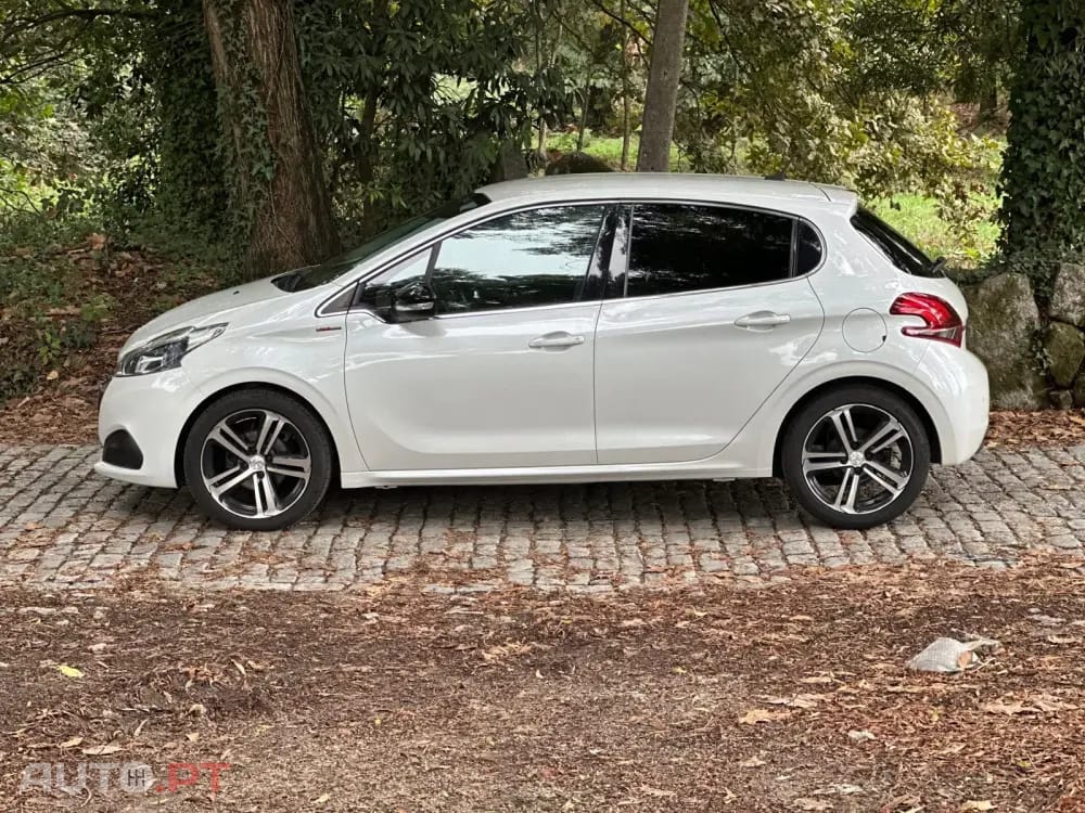 Peugeot 208 1.2 PureTech GT Line