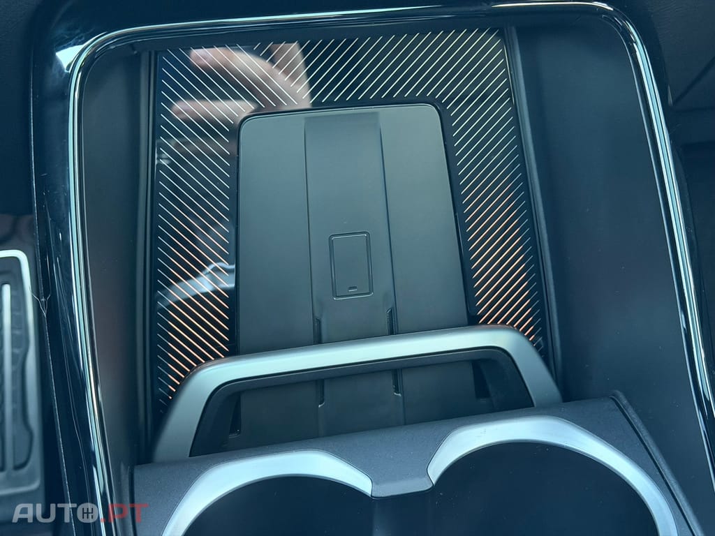 BMW iX2 eDrive20 Pack Desportivo M Pro