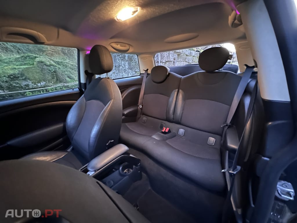 MINI Cooper Cooper D